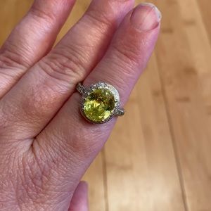 Costume Jewelry Ring Sz 7